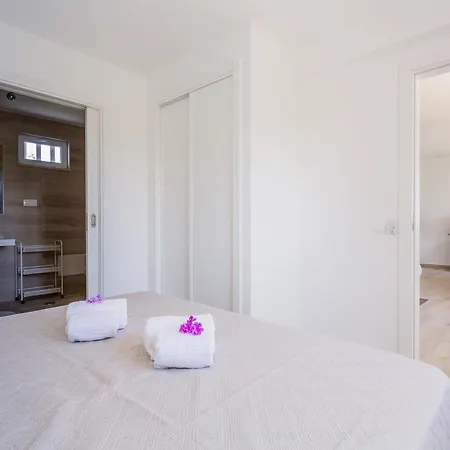 Evora Sunniest Yellow Appartement